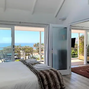 Bright Camps Bay Loft With Stunning Views And Shared Pool Kapstadt