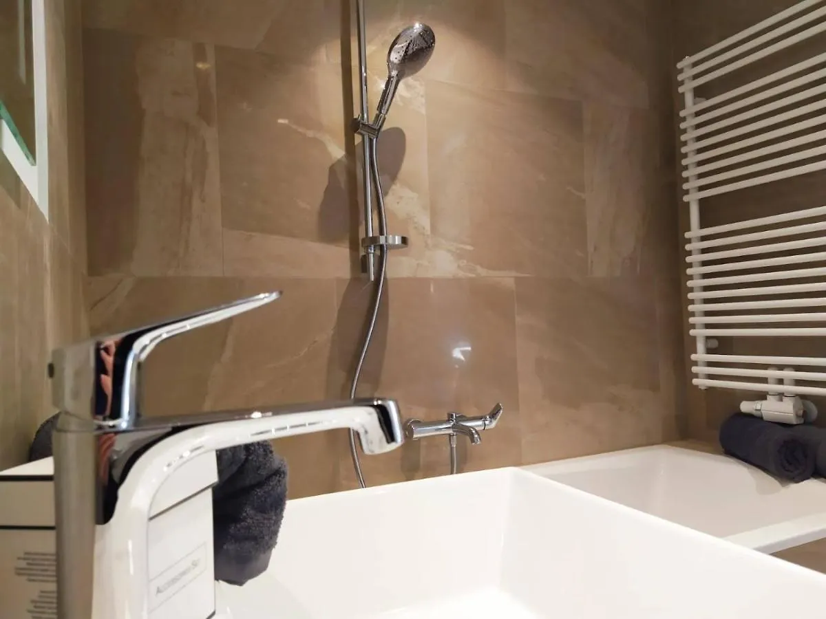 Apartment Deluxe Parkapartment Vienna City Center - Free Parking!