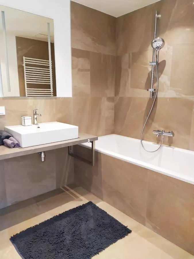 Deluxe Parkapartment Vienna City Center - Free Parking! 0*,